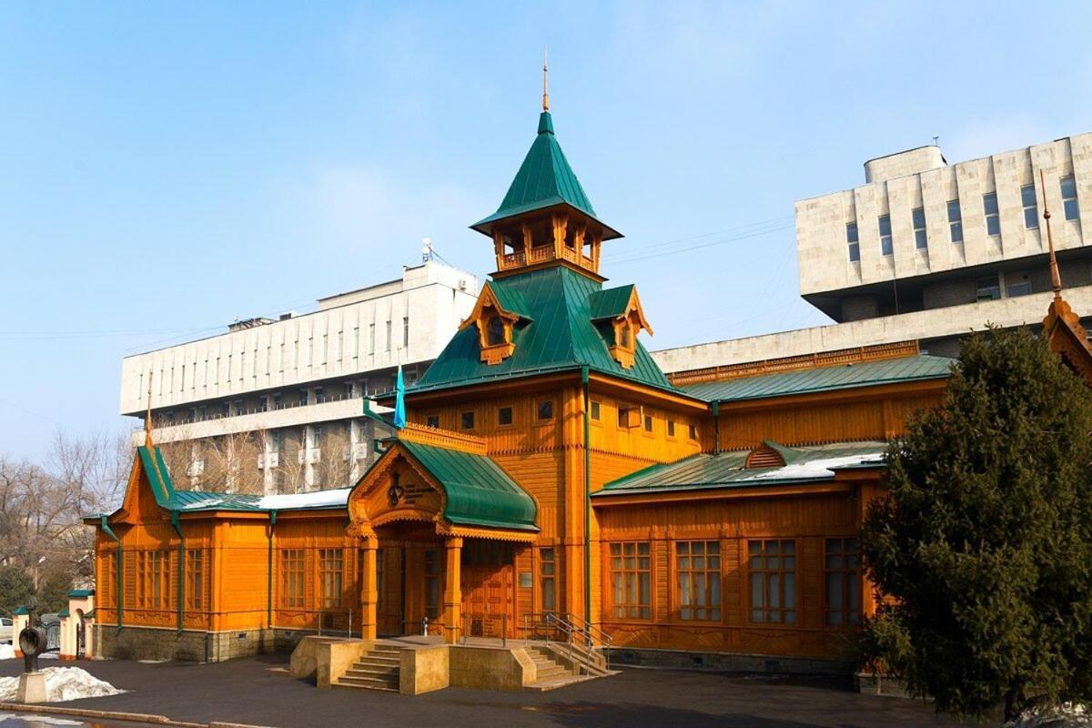 Nadezhda Apartments On Gogol Street 117-127 Almaty Exterior foto